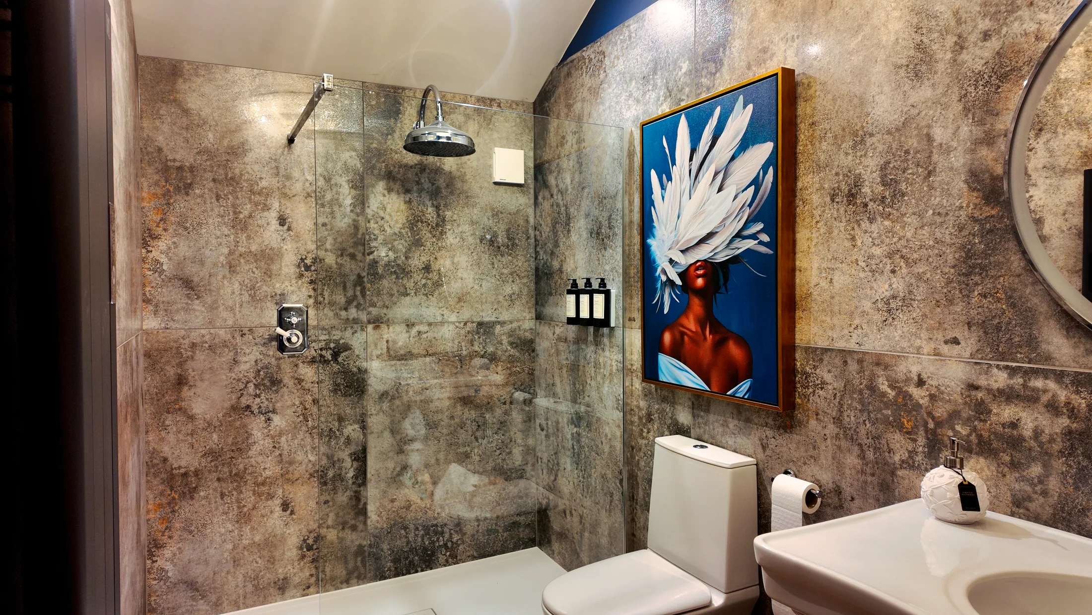 Private ensuite in Yarrow Suite